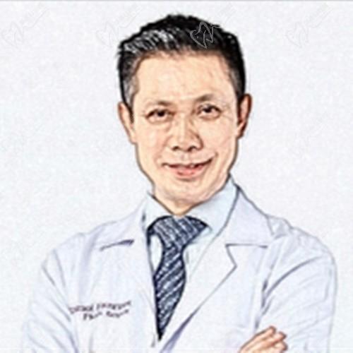 Dr.Kamol Pansritum M.D（咖蒙医生）